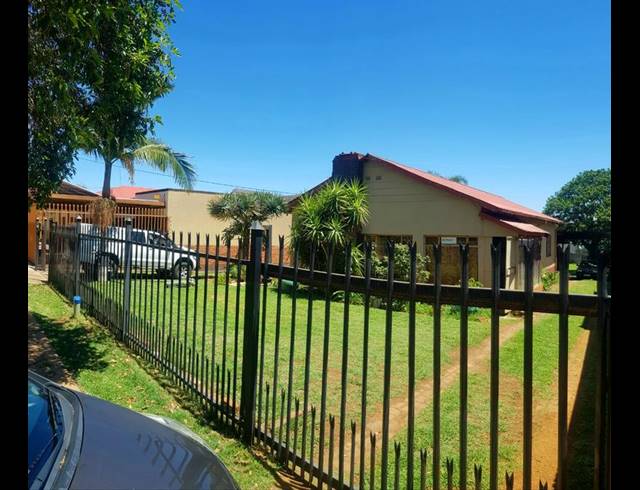 4 BEDROOM HOUSE FOR SALE IN PRETORIA GARDENS